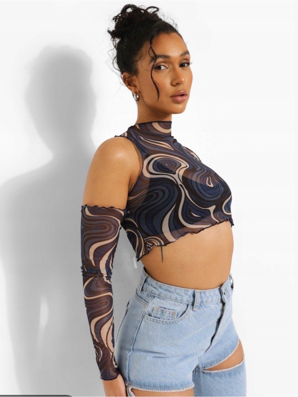 NWT Boohoo Ladies Top Mesh Cut Out Crop Top Size 8 Y2K Rave Blue Black Swirls
